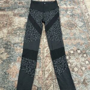 Good American Leopard Leggings